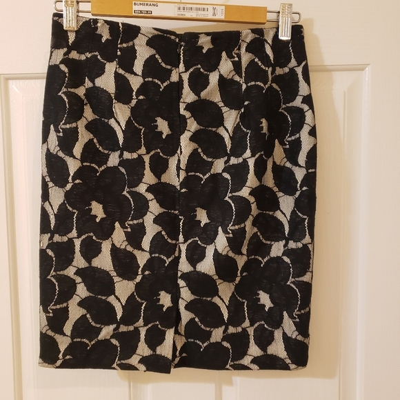Ann Taylor Floral Pencil Skirt - Picture 2 of 6